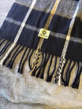 Man of Aran Irish Plaid Scarf Black Gray Fringe Made Ireland Soft Warm
